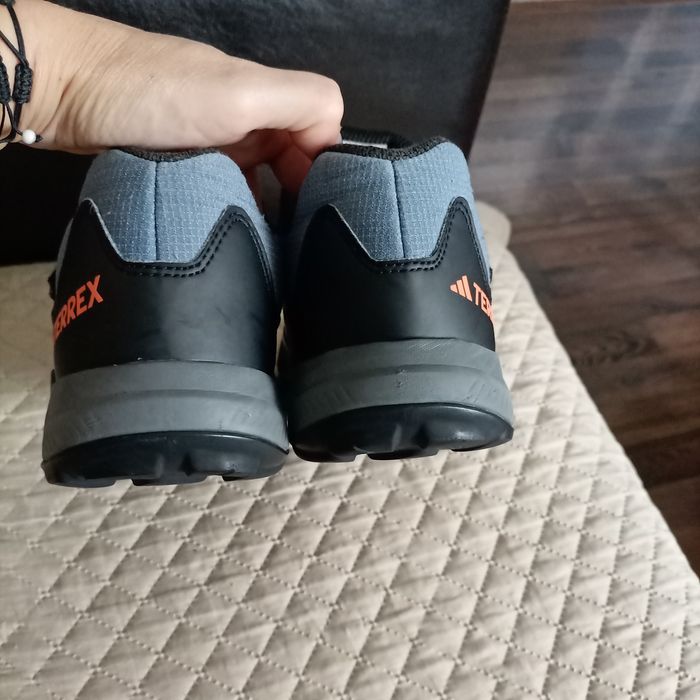 Зимни обувки Adidas Terrex