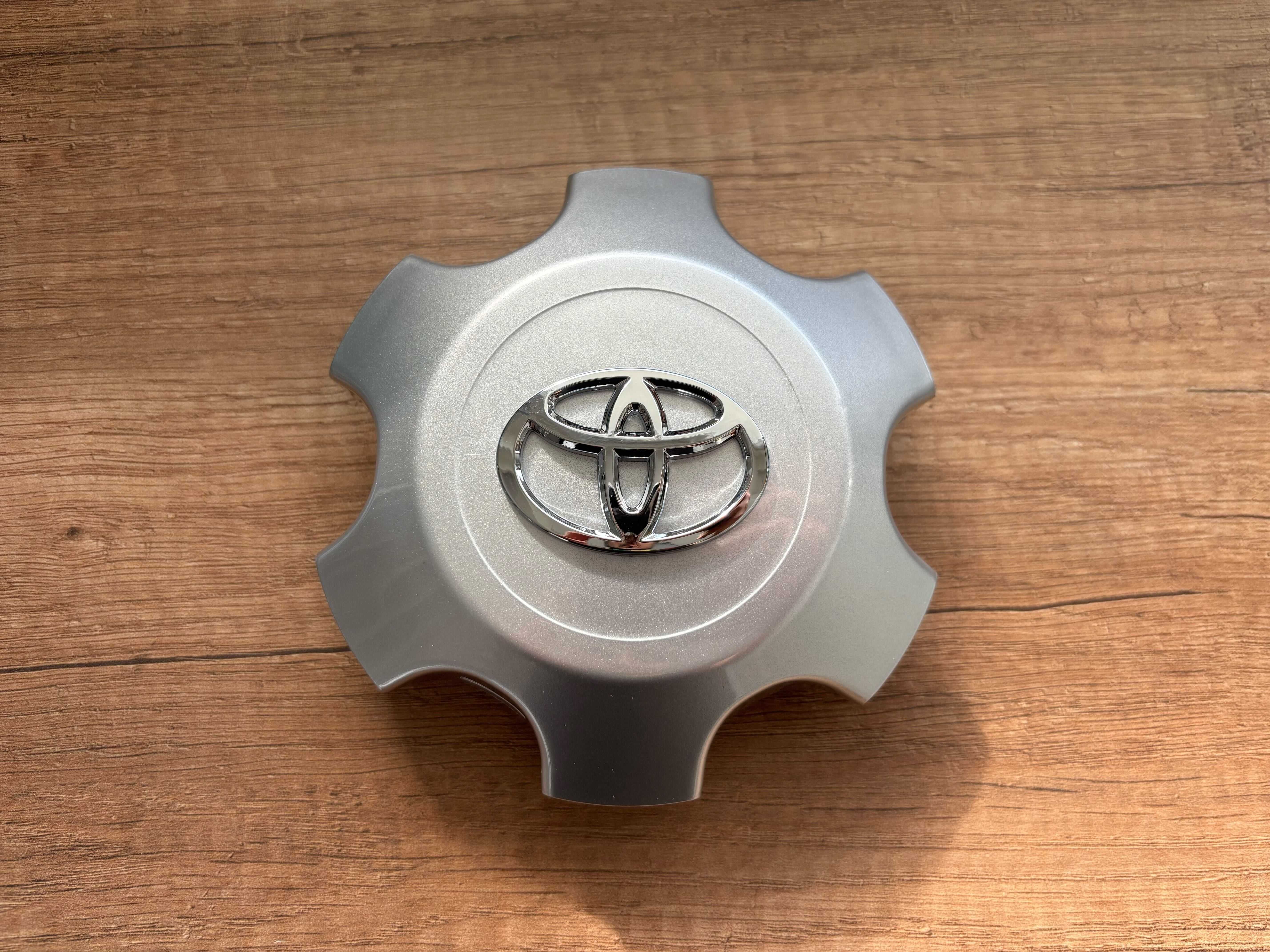 Тойота Капачки за джанти 6 болта - 4260B-60160 - toyota