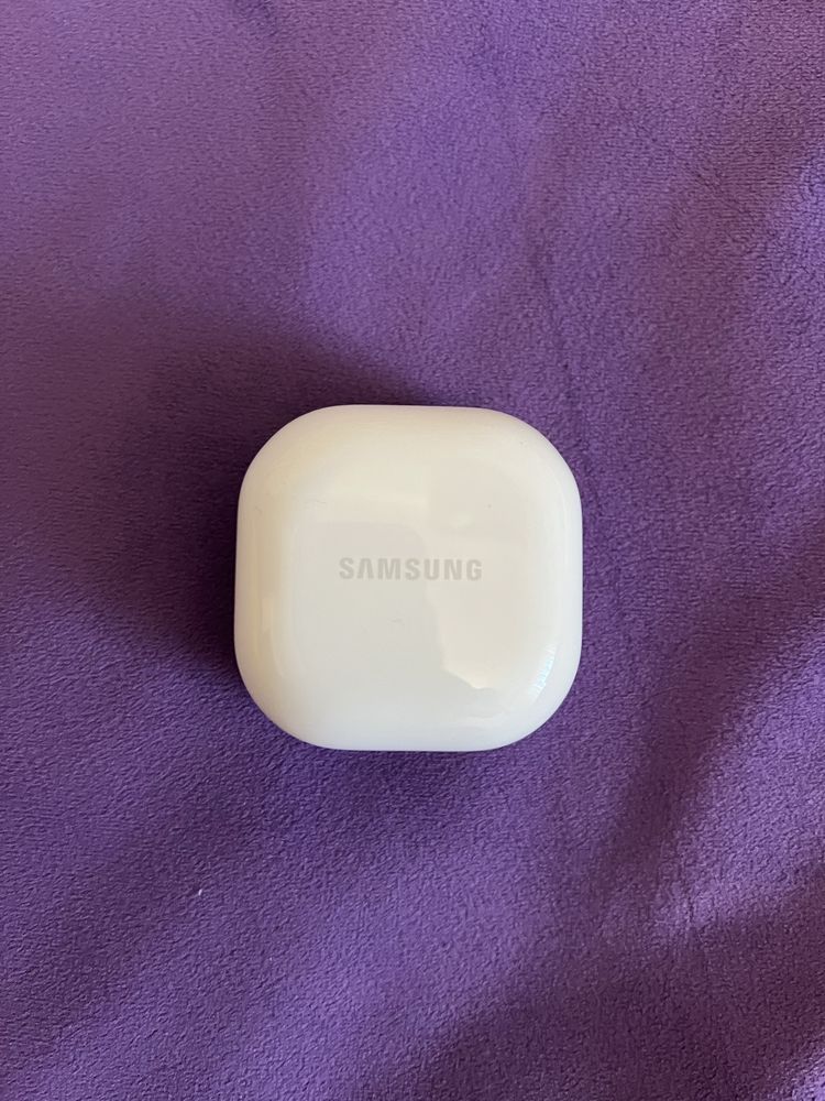 Продам кейс от наушников galaxy buds 2