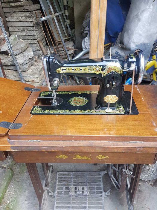 Масивни Ретро - Шкафове Огледало- Закачалка-Лампа-Фотоапарати- идр.