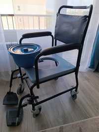 Тоалетен стол инвалиден