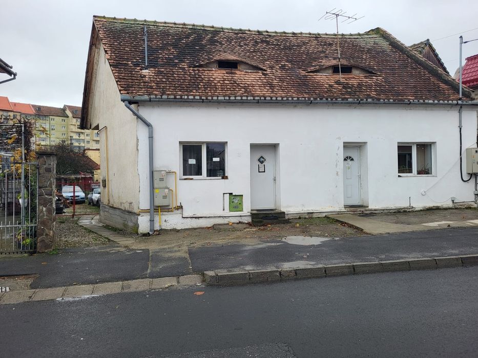 Casa singur în curte de 400 mp în Terezian Pta Cluj poziție excelenta