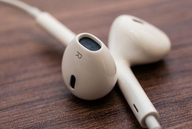 Apple EarPods с Lighting connector Оригинални Слушалки от Apple iPhone