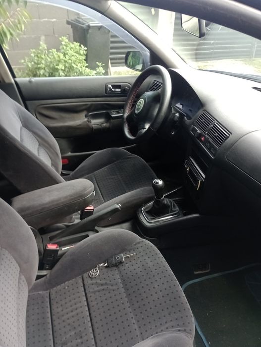 . Volkswagen Golf 4 – 1.4 benzină 16V (75 CP), motor refăcut, întrețin