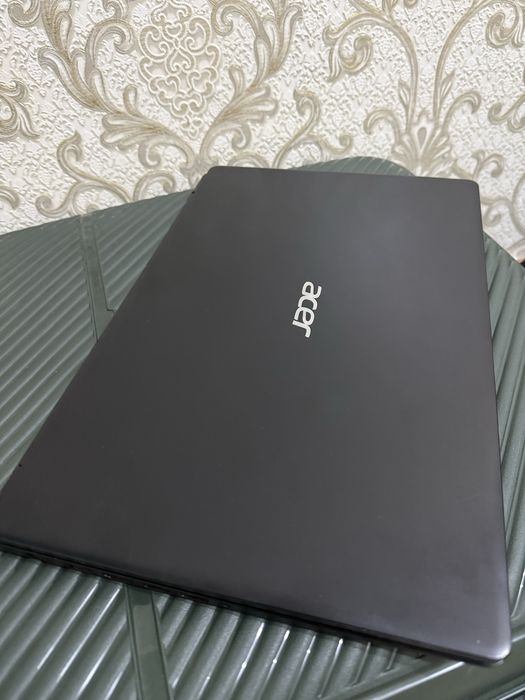 Acer noutbook sotiladi.