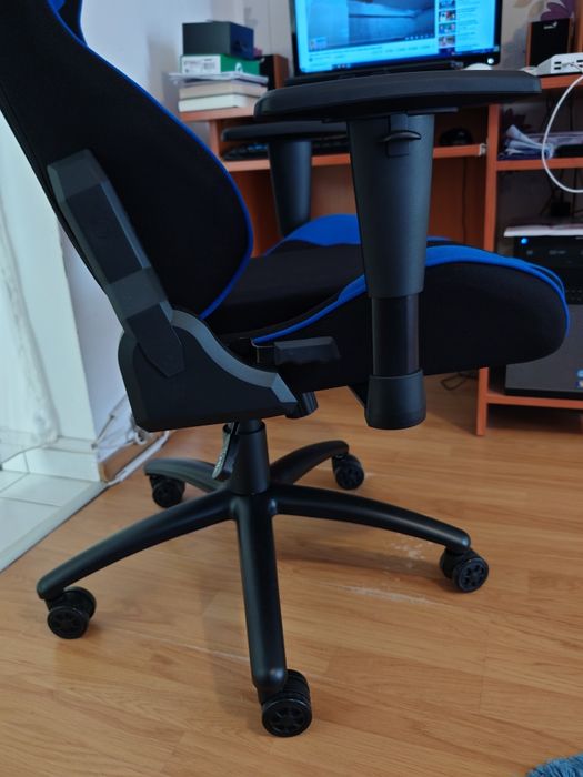 SCAUN GAMING Dr Shield nou nouț, material textil!!!