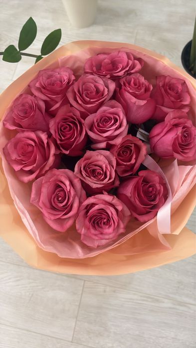 свежий гүл сатылады үлкені 5000, кішісі 2500тг