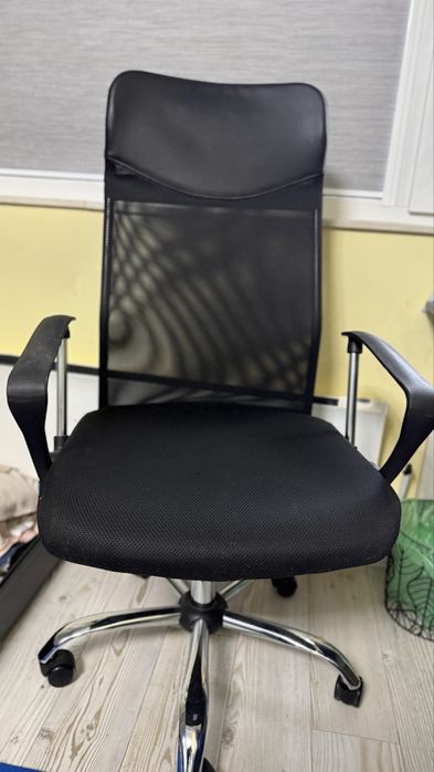 Офис стол за компютър