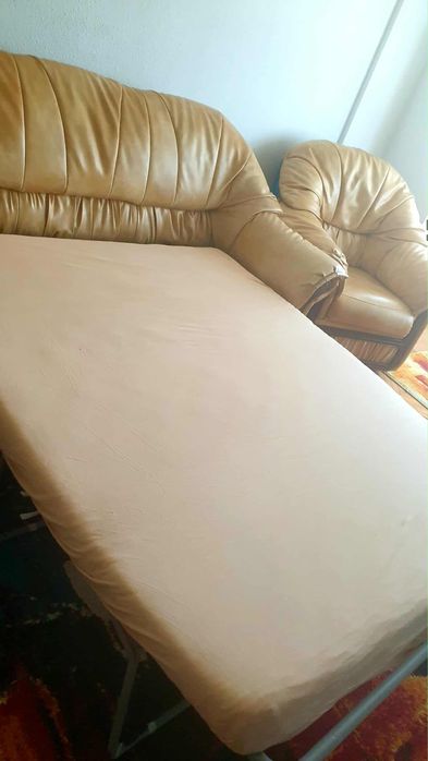 Canapea cu fotolii de piele