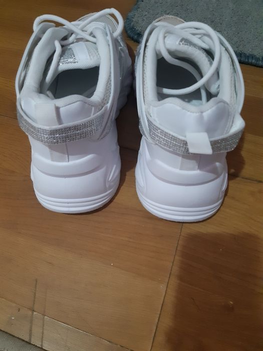 Adidași damă alb cu argintiu