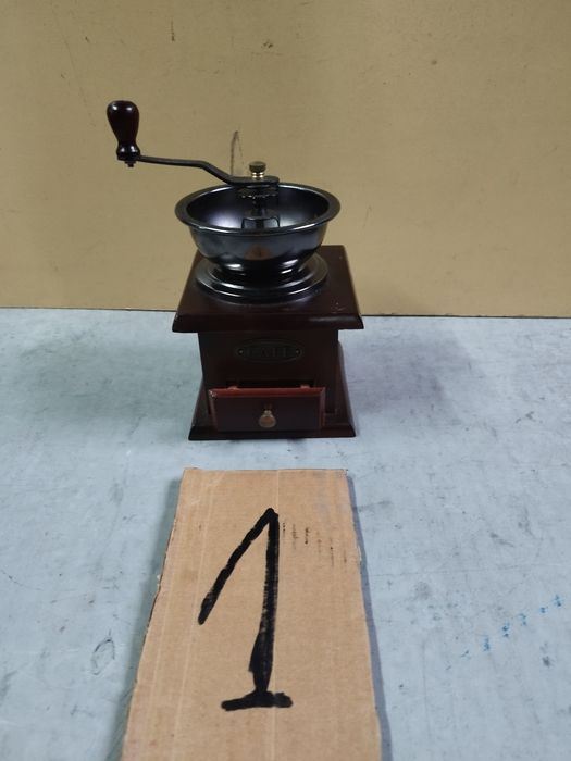 Атрактивна мелничка за кафе