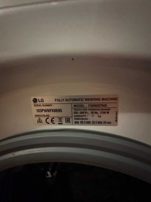 Masina spalat rufe LG F4WN207N4E invert (7kg, 1400 rotatii) impecabila