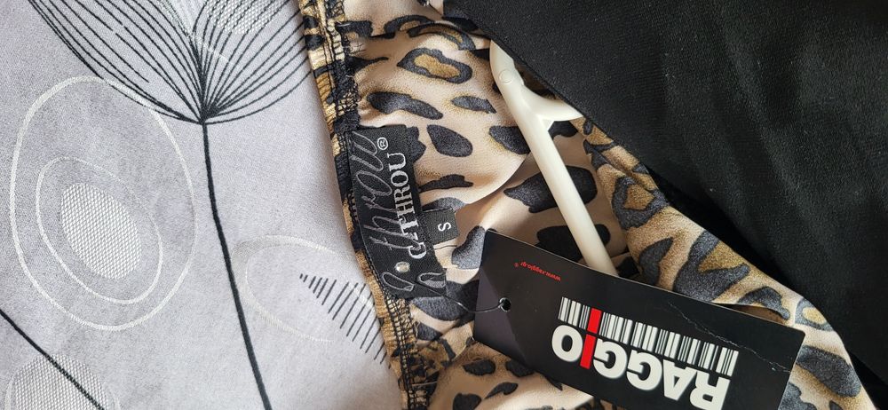 Стилна и красива стенен рокля