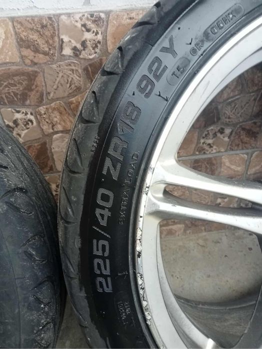 Jante 18” cu anvelope de vară 225/40 R18