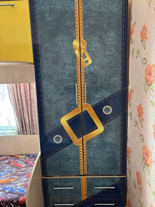 Продется двух этажная кровать