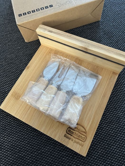 Set gourmet branzeturi cu tocator, 4 cutite + suport magnetic, NOU