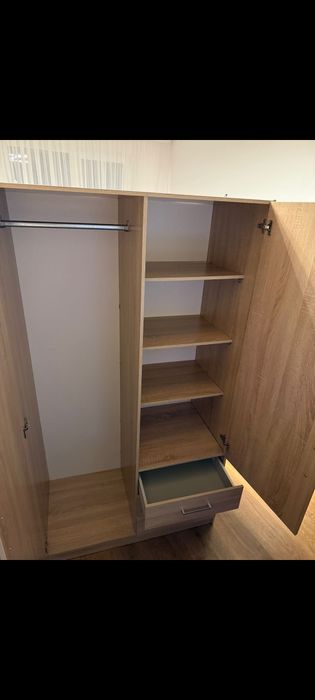 Vând dulap și comoda dormitor