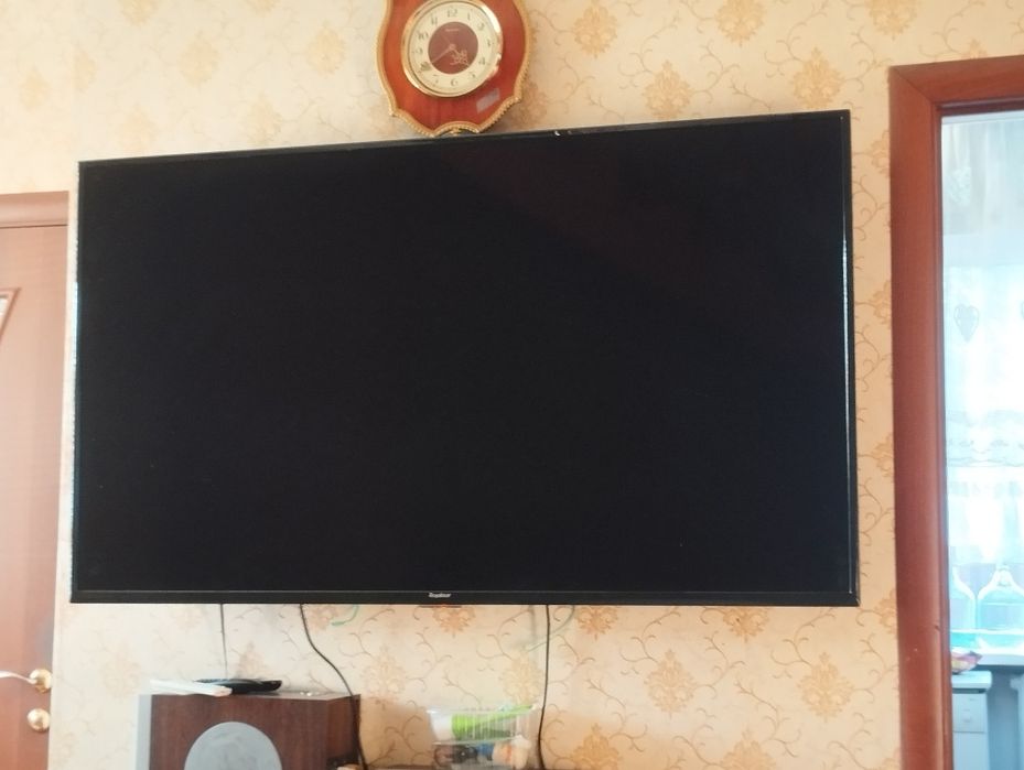Продам большой плазменный смарт телевизор