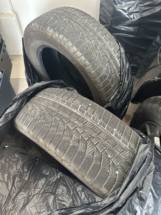 2 Anvelope de iarna Hankook - 217/65/R17 folosite
