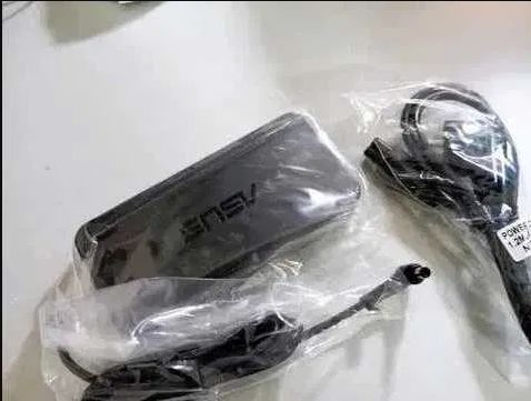 на ноутбук ASUS* зарядка блок питания (на разъём с иглой)