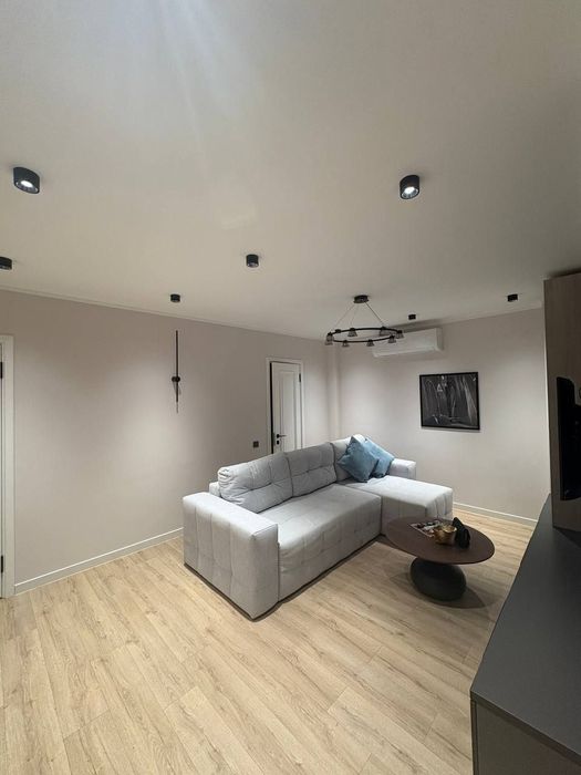 Аренда 3/3/7. Метро космонавтов