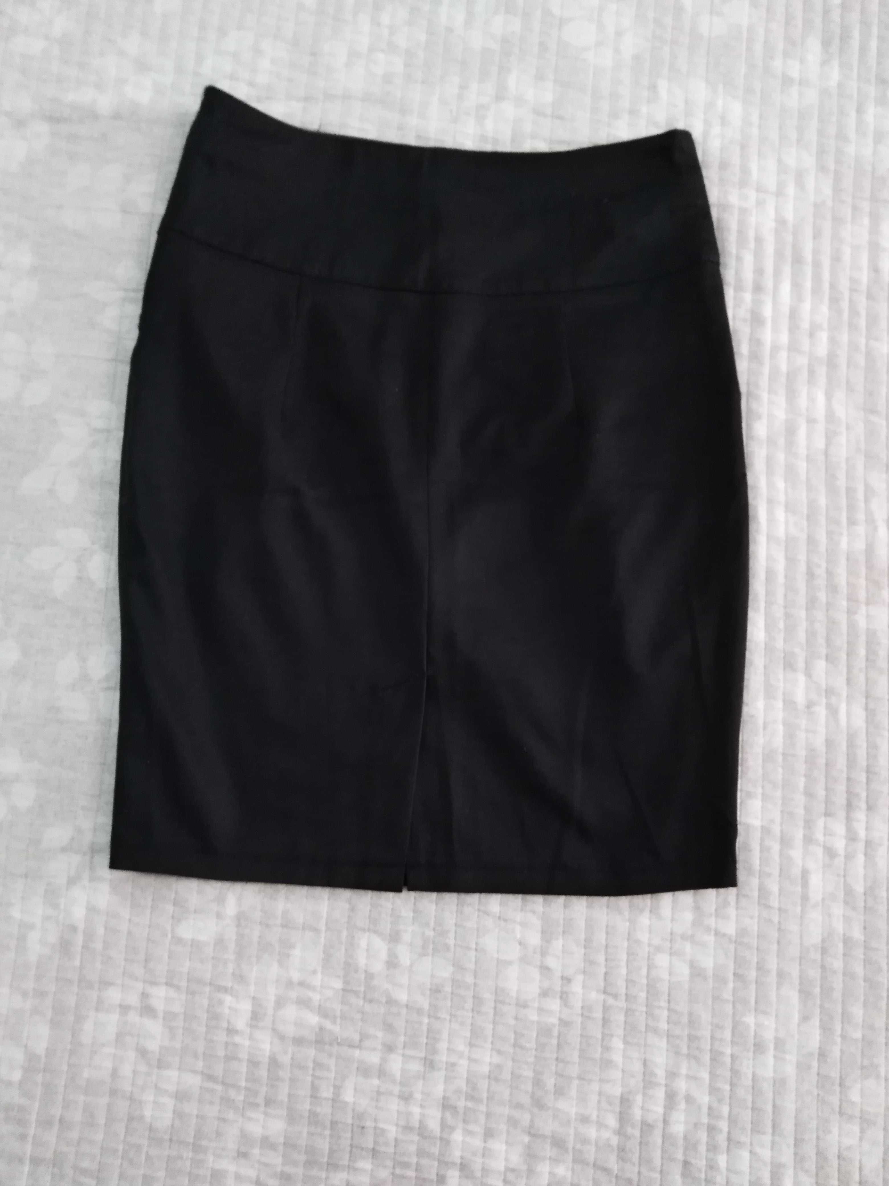 Продам школьную юбку состояние отличное, на 8-11 лет, цвет чёрный