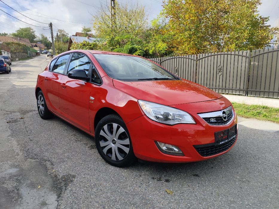 Opel Astra J an 2010 motor 1.4 benzina 86 cai/Euro 5/model Hatchback