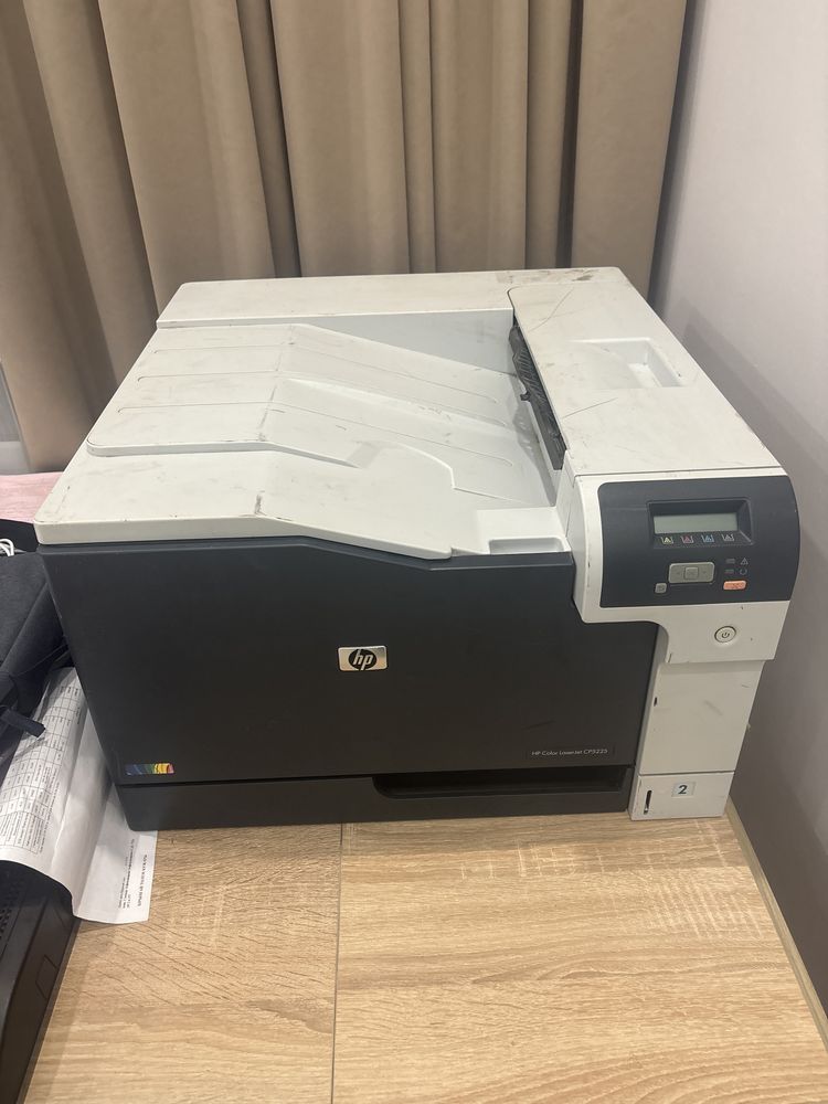 Принтер HP Color laserjet CP5225