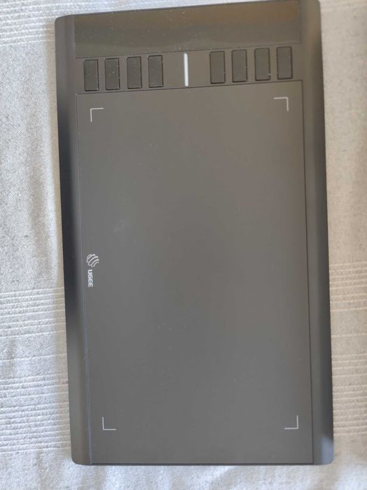 Графичен таблет Ugee M708
