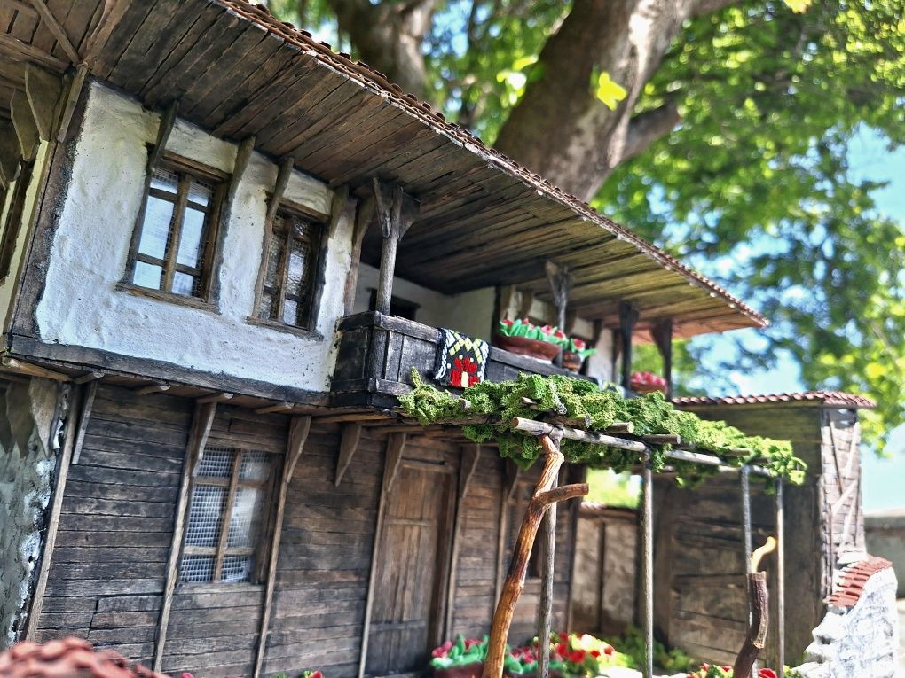 Продавам авторски макет на стара българска къща уникат