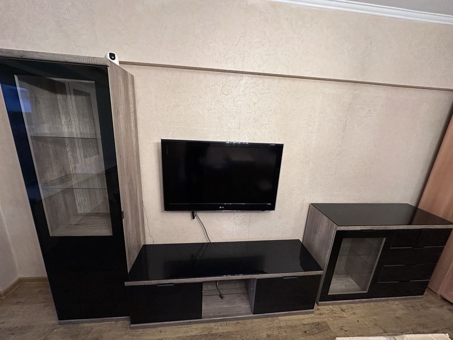 Стенка (шкаф) в гостиную