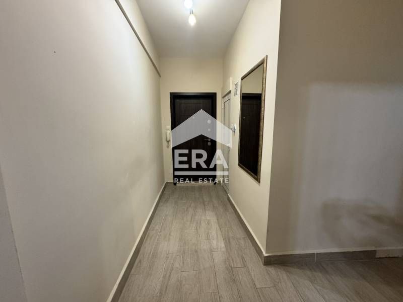 Тристаен  обзаведен апартамент за продажба до стадион „Черно море“, ра