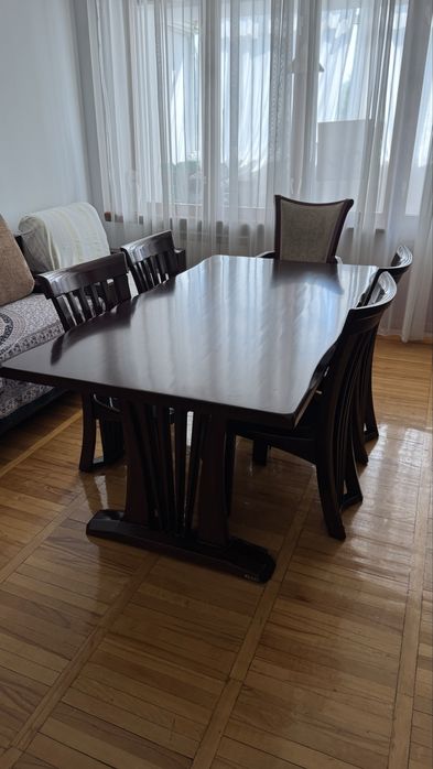 Стол и стулья дубовые