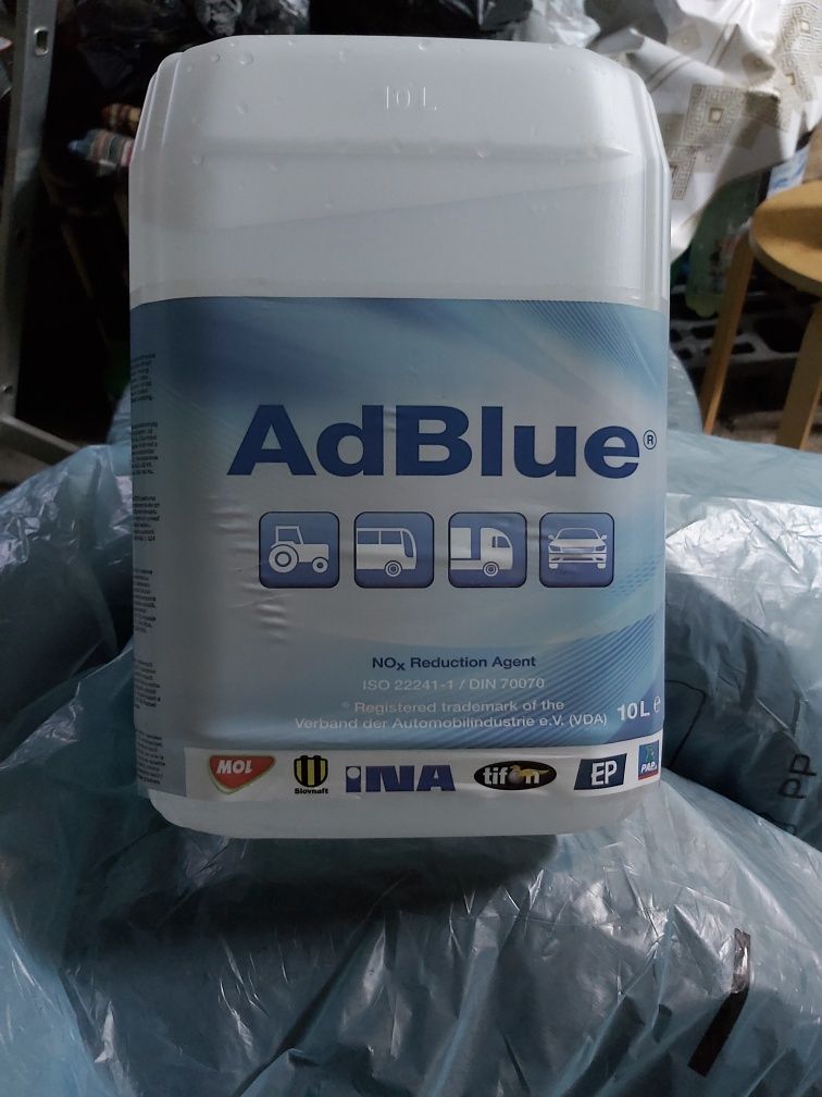 Vând bidoane AdBlue 10 litri Mol.