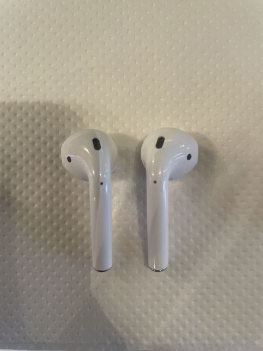 продават се: airpods 2