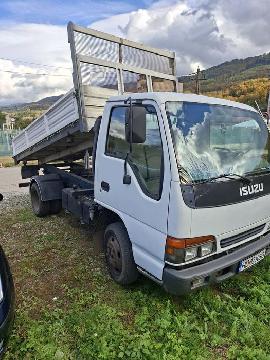 Isuzu NPR basculabila