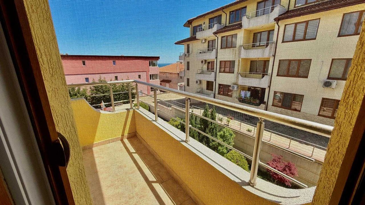 Продава се Тристаен апартамент в Бяла - 100 кв.м за 899 €/кв.м - Снимка #11