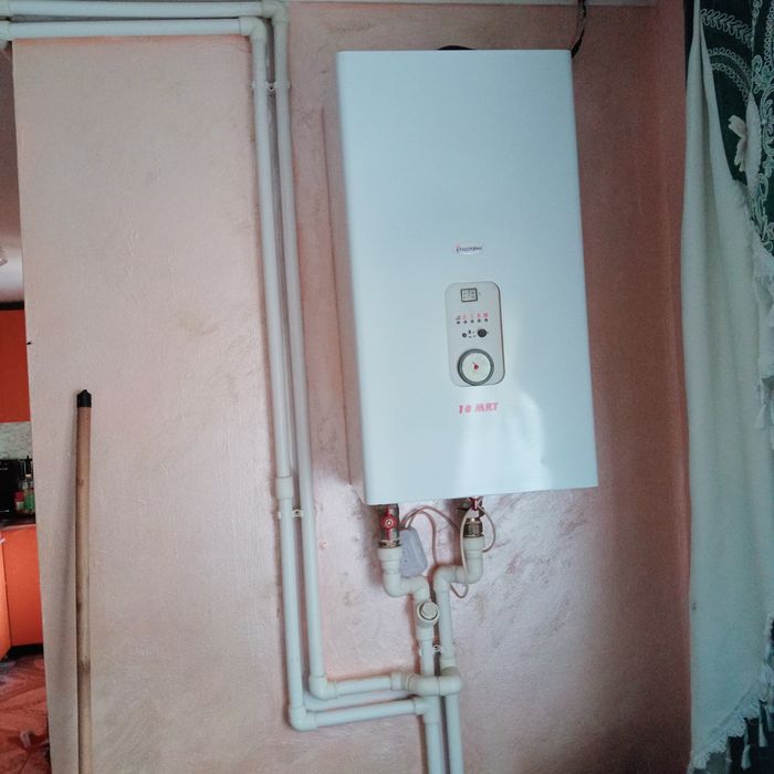 Vând centrala pe curent