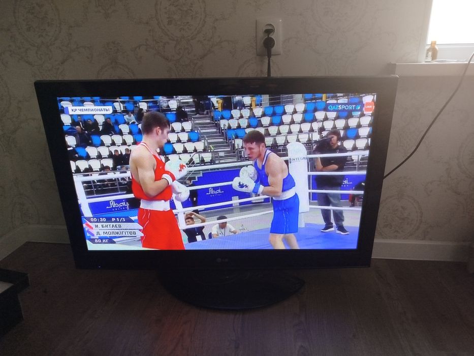 Телевизор LGPQ100R-ZA