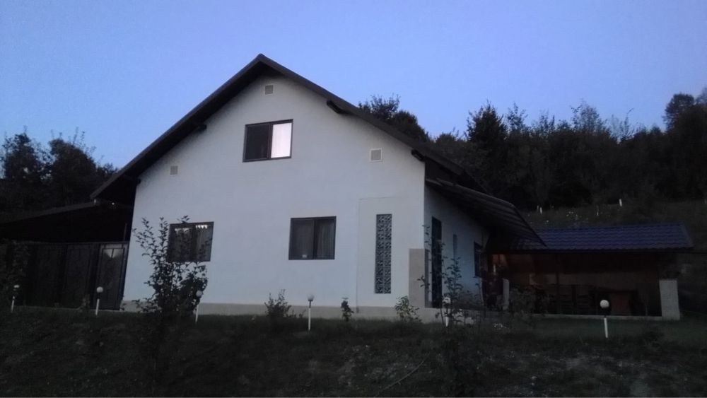 Vand casa in Slatioara com Rasca jud Suceava