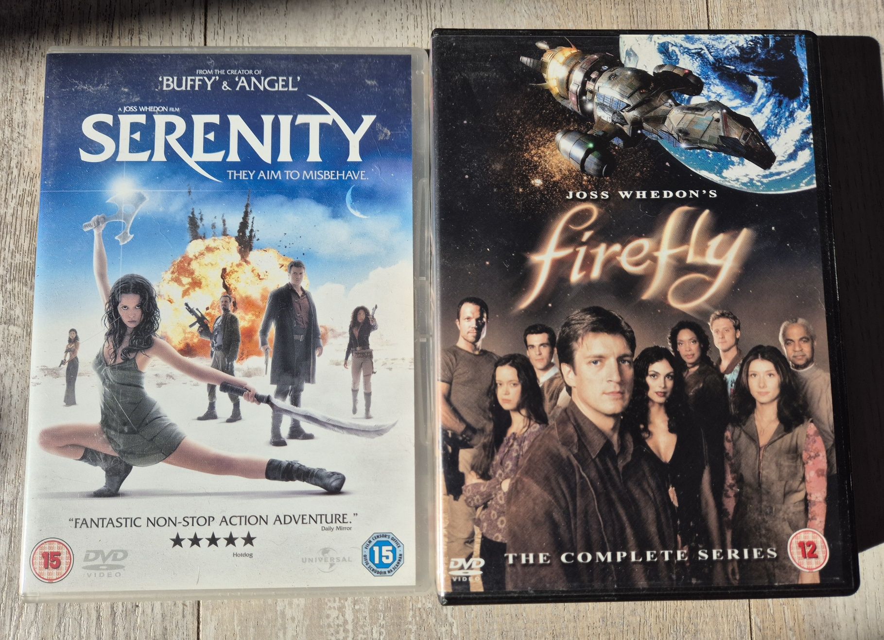 Подарявам култовия sci-fi Firefly + Serenity филма на DVD на английски