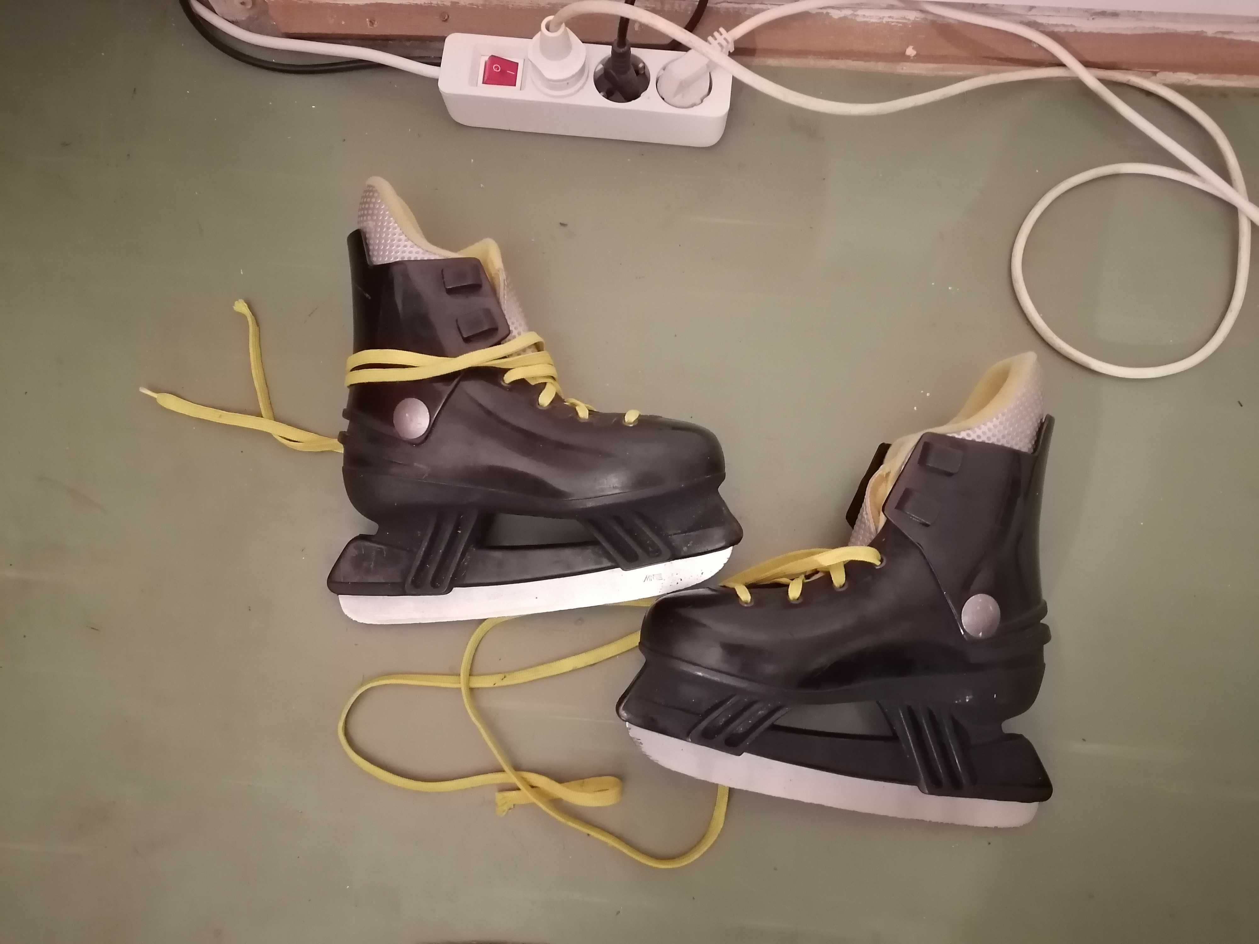 Patine copii marca Roces marimea 36