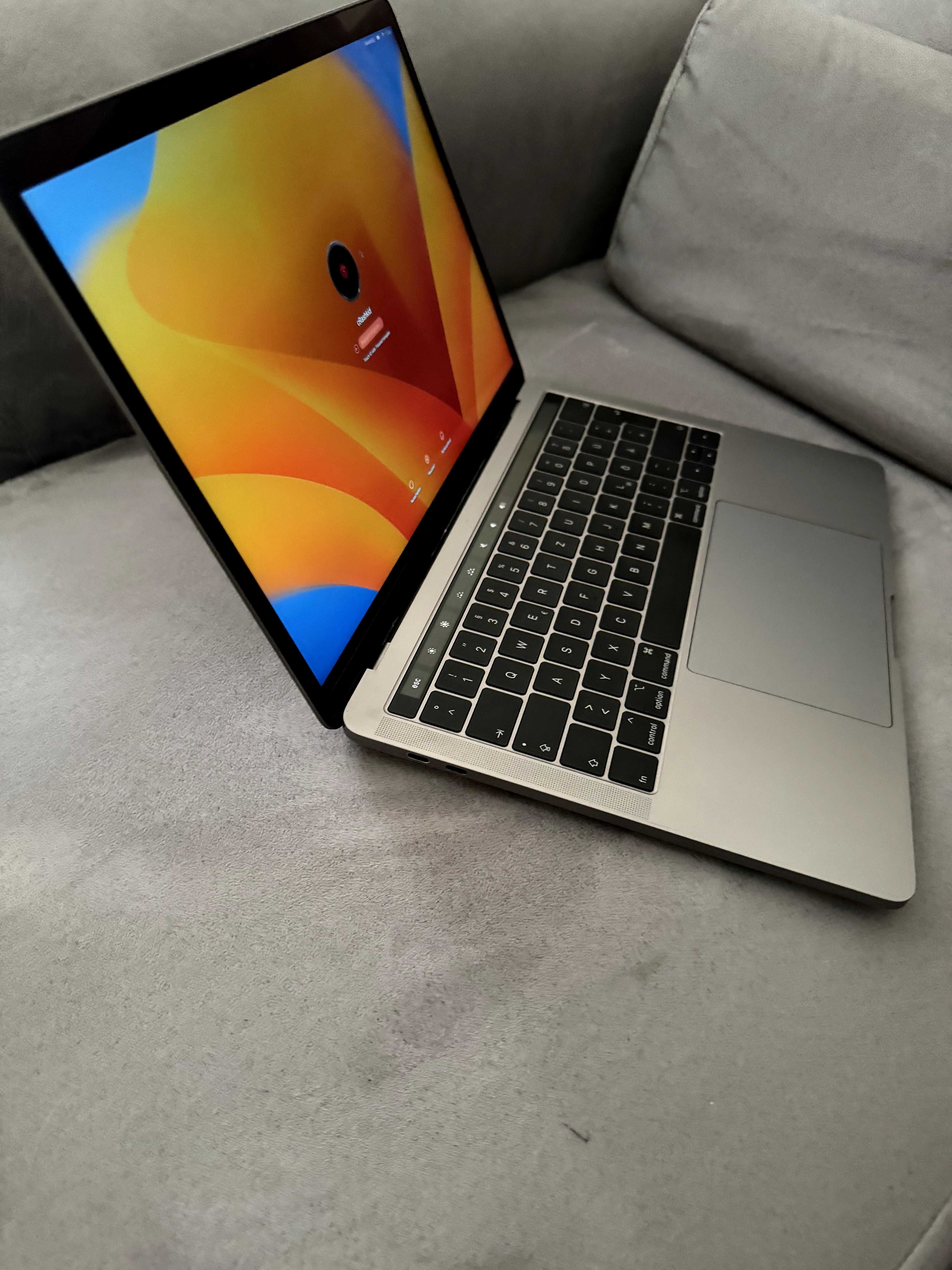 Apple MacBook Pro 2019 13,3'' 2,7 GHz i7 /1TB SSD /16 GB RAM