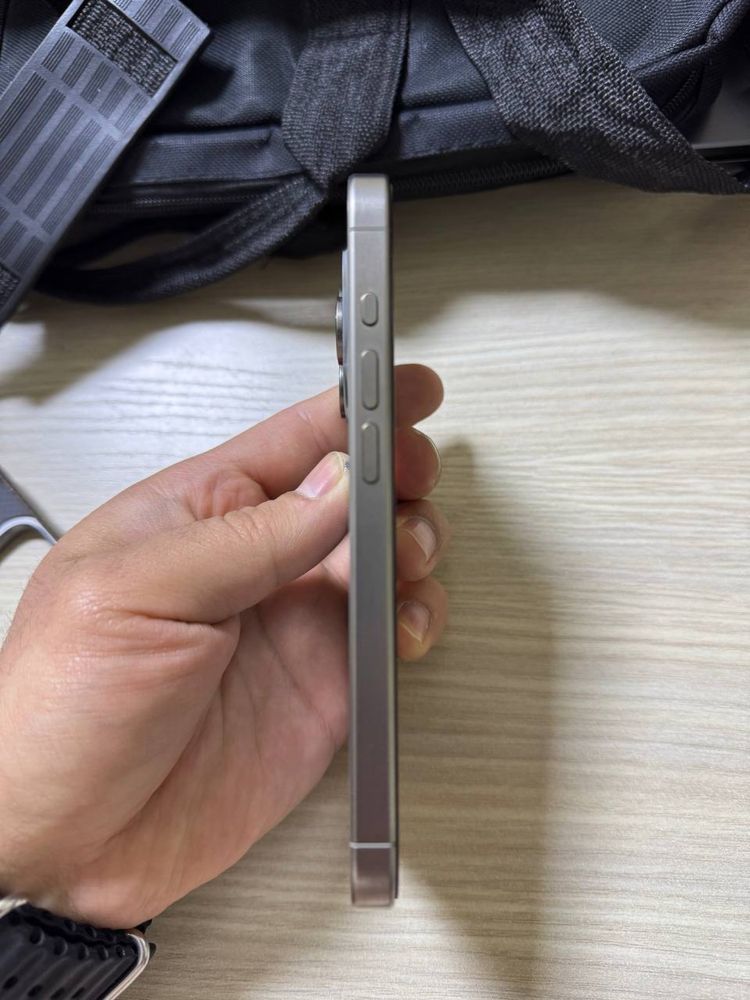 Продаётся Iphone 15 pro 128 Natural Titan 780$