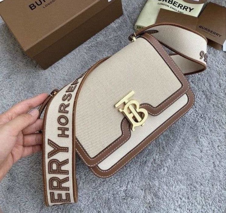 Чанта Burberry