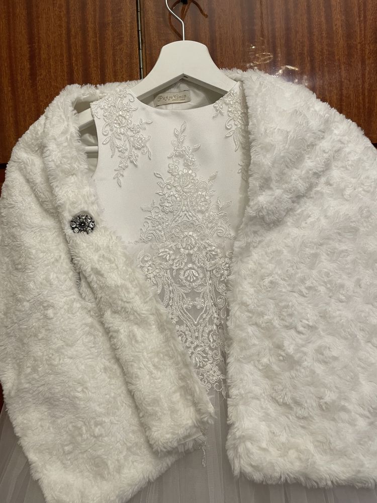Rochie de ocazie si capa de la Petite Coco