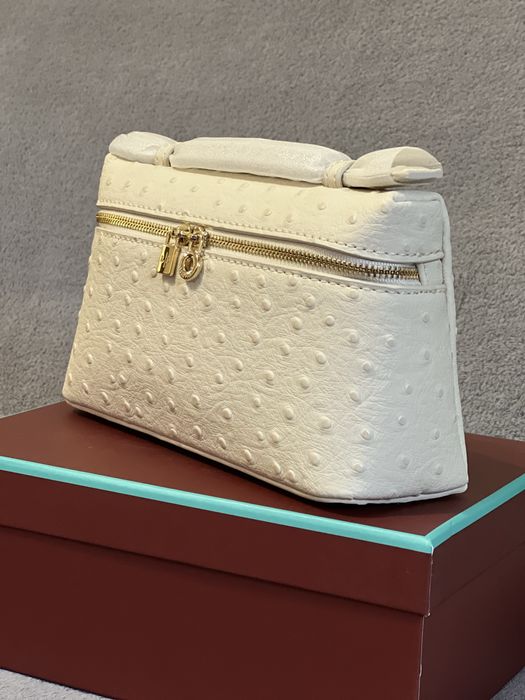 Бяла чанта естествена щраусова кожа L*P*19