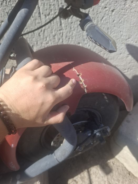 Moped stricat, bun pentru piese