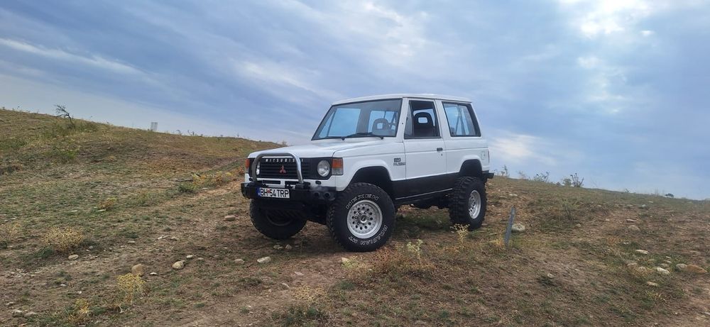 Mitsubishi pajero mk1