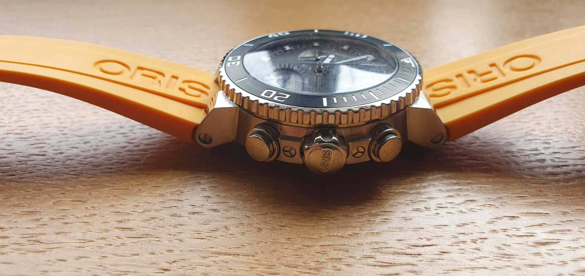Часовник Oris Aquis Depth Gauge 500 meters